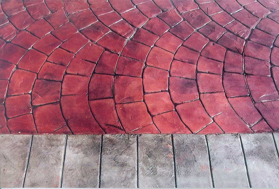 Red European Fan Gray Brick Border